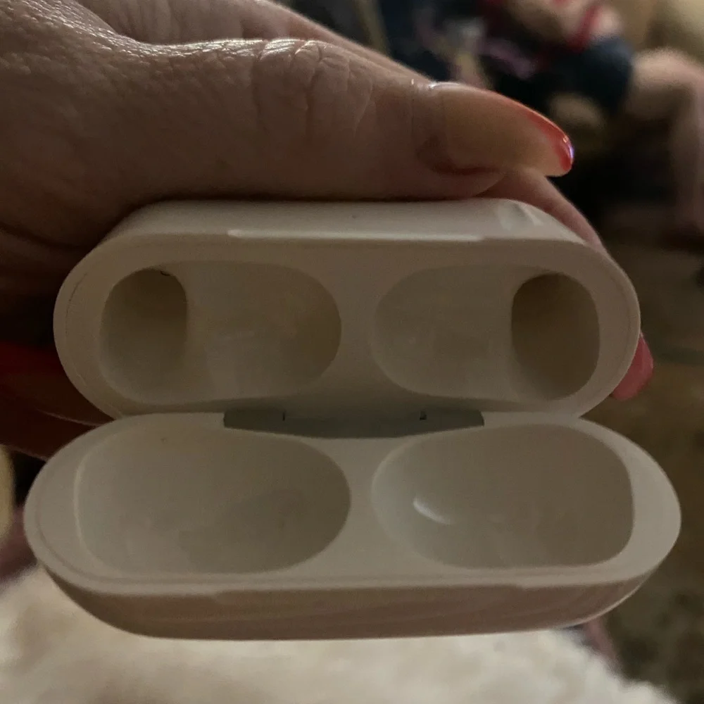 EarPods Pro - Picture 2 of 4